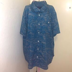 Patagonia Men's Blue waves organic cotton print button up shirt Size XL